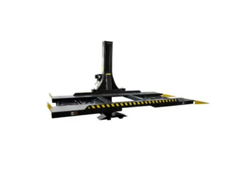 Single-post parking platform with access ramps